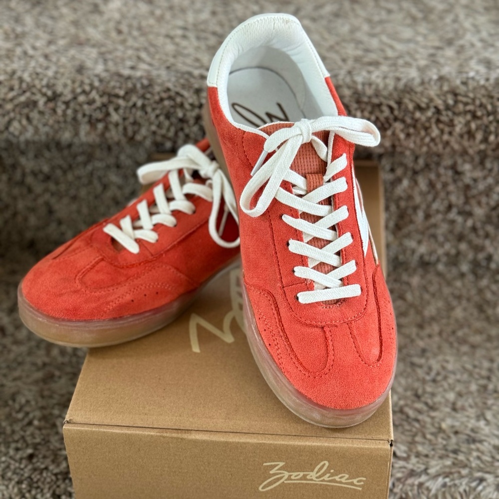 Zodiac Sansa sneakers, women’s size 9